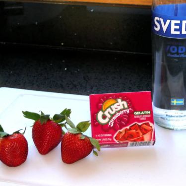strawberry crush jello shots ingredients